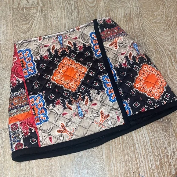 ZARA Small Scarf Print Bandana Paisley Quilted Patchwork Asymmetrical Skirt - Picture 3 of 3